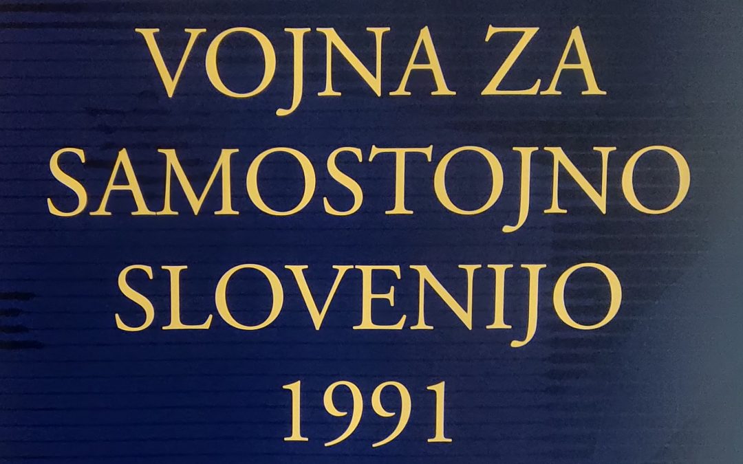 VODEN OGLED PO POTUJOČI RAZSTAVI »VOJNA ZA SLOVENIJO 1991«